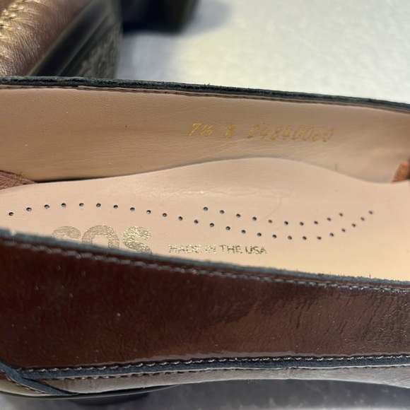 SAS bronzish colored slip on shoes, 7.5N - Picture 4 of 4